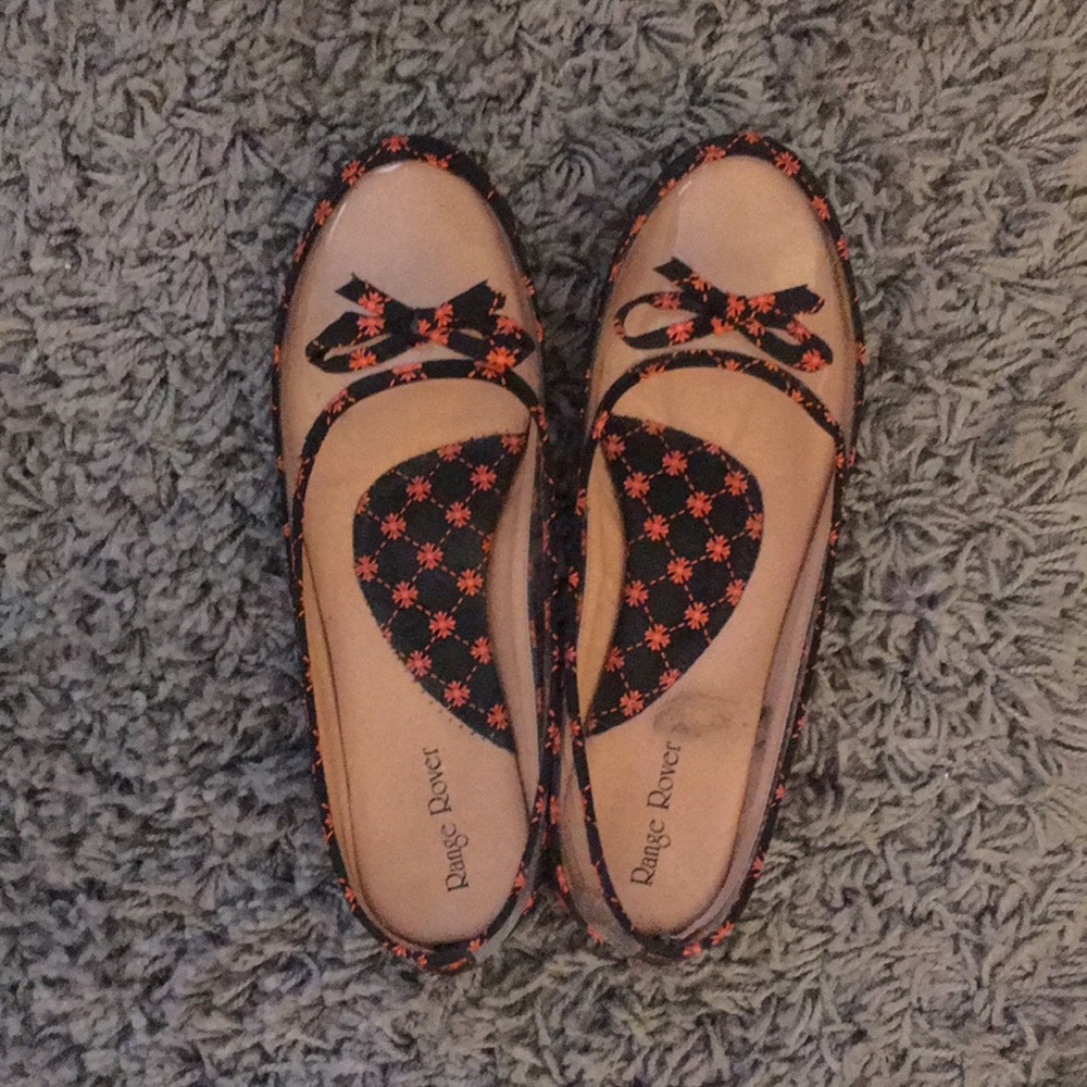 Very unique transparent flats with a bow